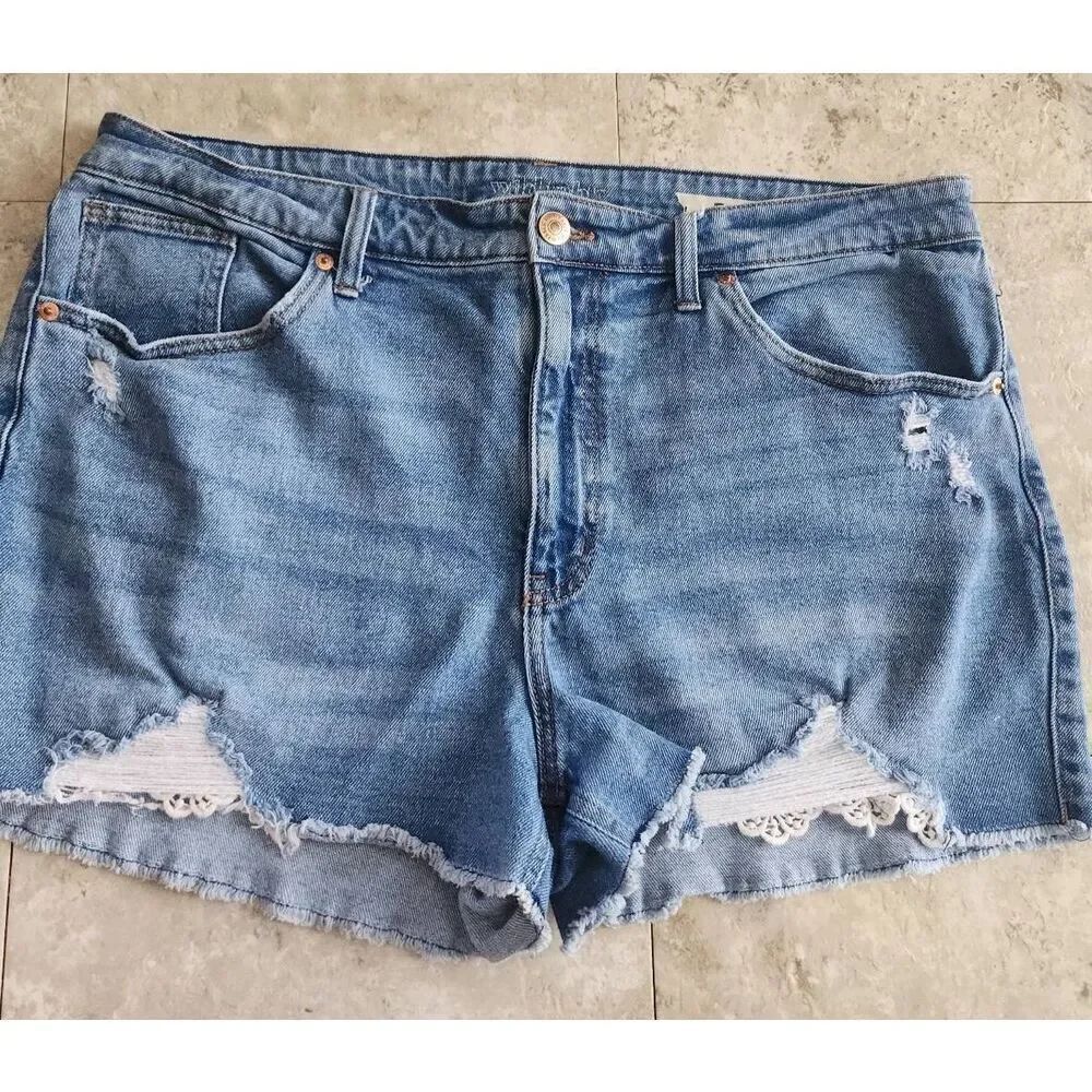 R17 Wild Fable distressed cut-off jean shorts with lace
